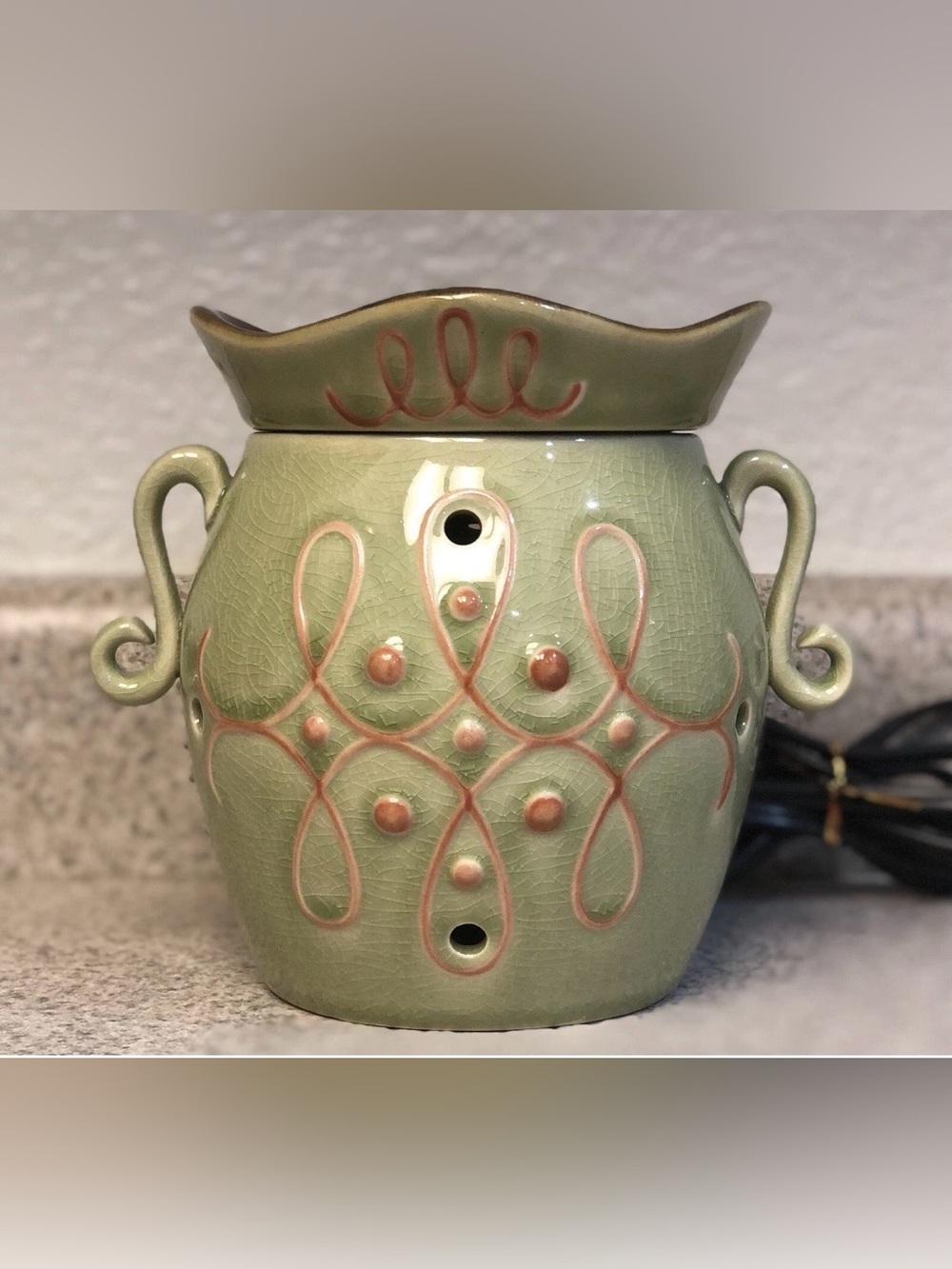 Retired Scentsy Blynken Green Crackle Design Full-Size Wax Warmer Discontinued